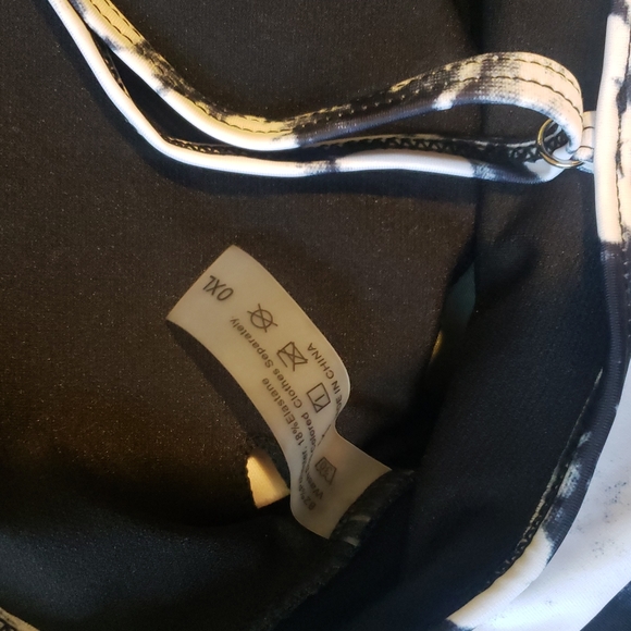 4 for $15 Marble bikini top - Picture 4 of 4